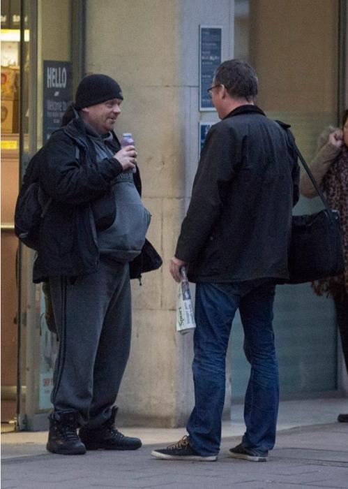 POS机代理：伦敦街头自带刷卡机的乞丐，有次两天进账4万，很快被媒体盯上
