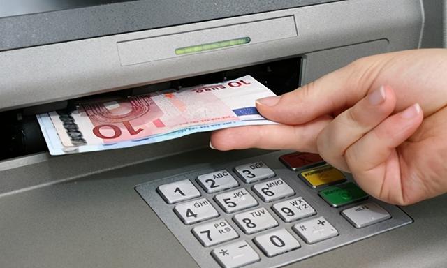 一清POS机：储蓄卡和借记卡有哪些区别？